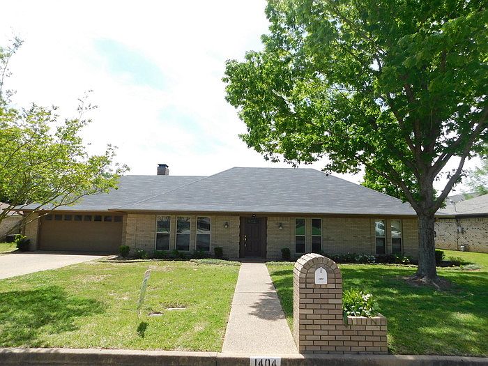 1st image of 1404 Woodbridge Dr