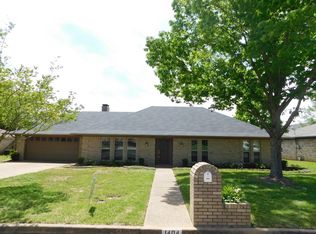 1404 Woodbridge Dr, Tyler, TX 75703