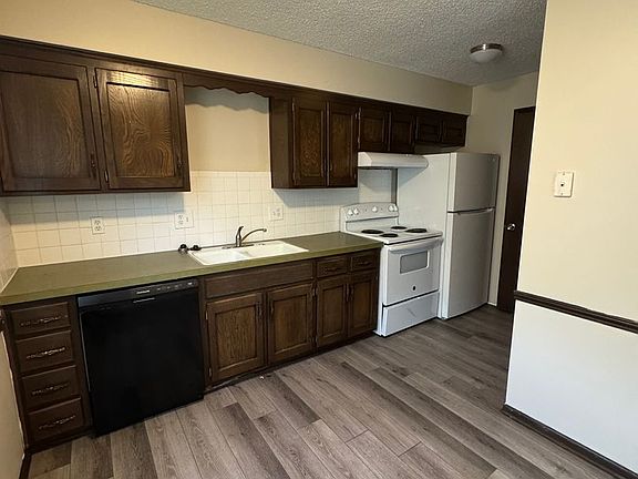 4th image of 311 Hawthorne Ct APT B