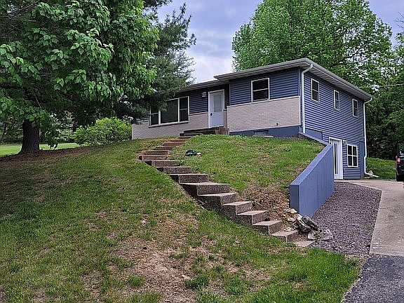 3rd image of 328 Park Dr