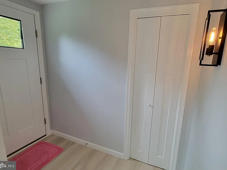 410 Spruce St — Photo 6