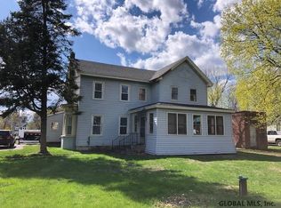 602 Old Maple Ln, Niverville, NY 12130