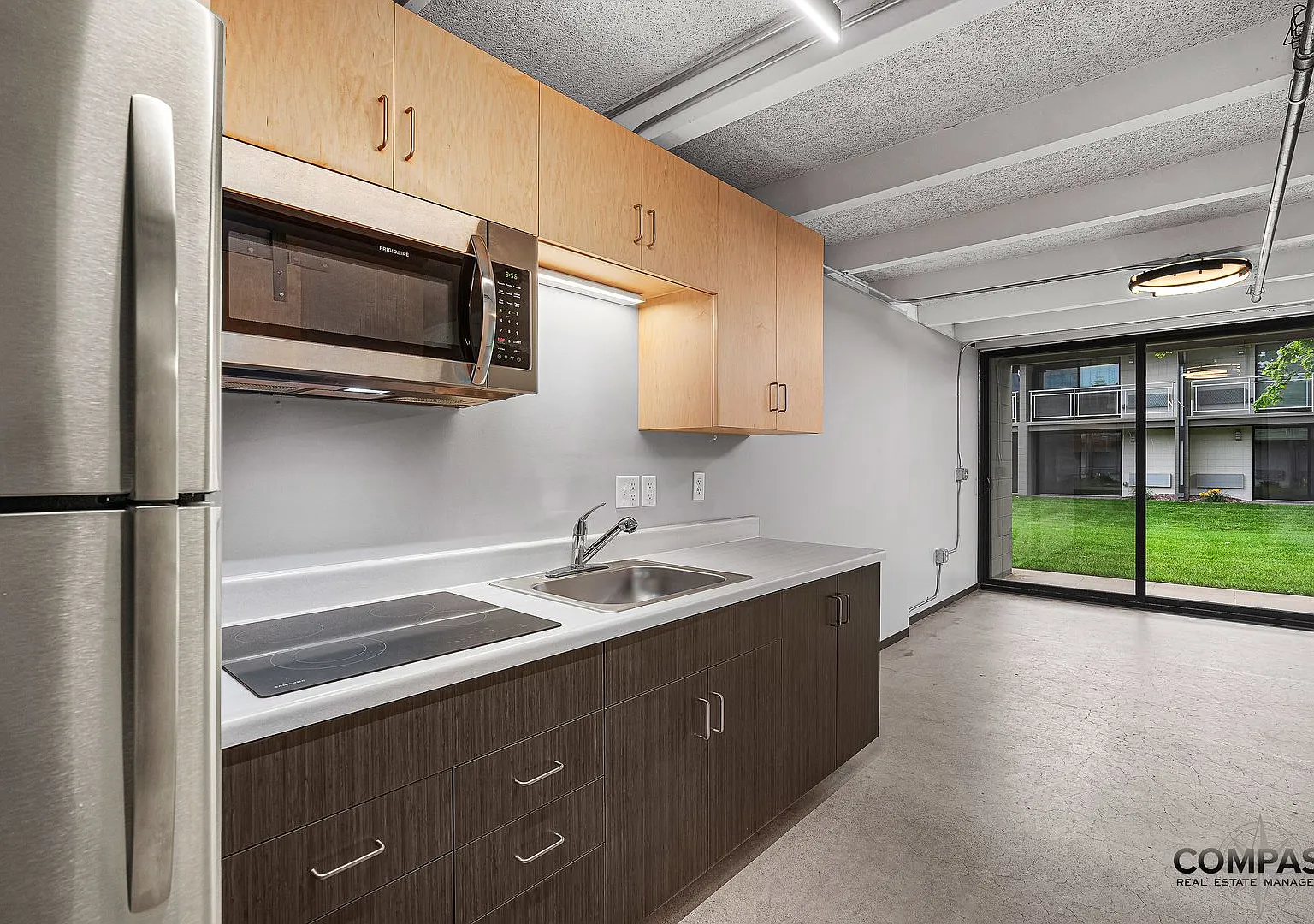 The Howard Apartments — Photo 4