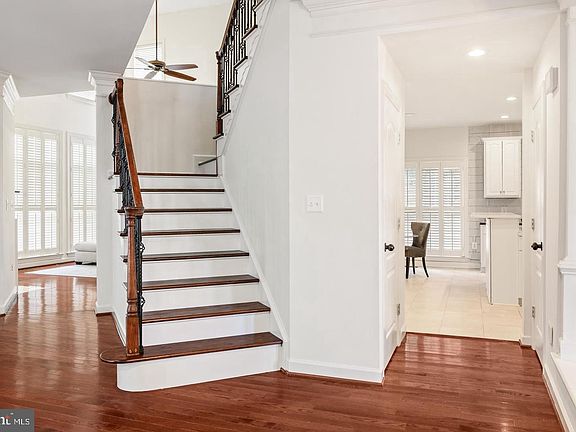 3rd image of 730 Crisfield Way