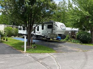4229 E Pkwy, Gatlinburg, TN 37738