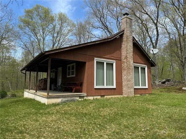 6360 Bushkill Cir, Bushkill, PA 18324