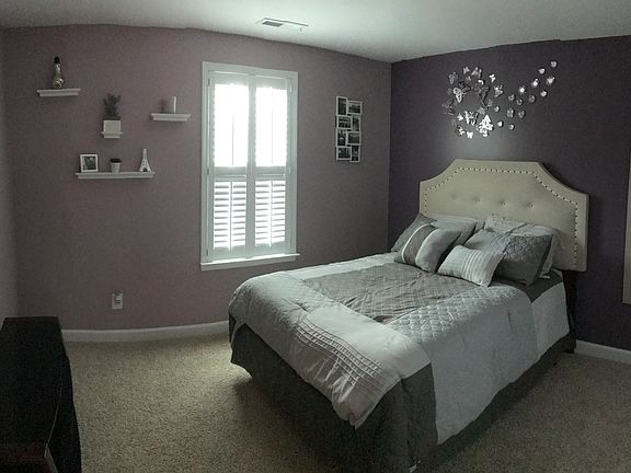 Guest bedroom 