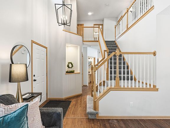 3rd image of 4151 Red Oak Ln