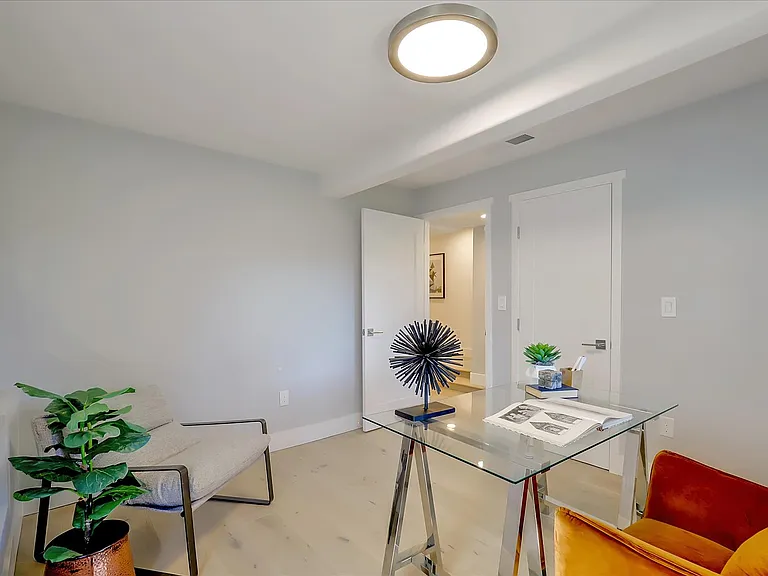914 Everett Ave — Photo 14
