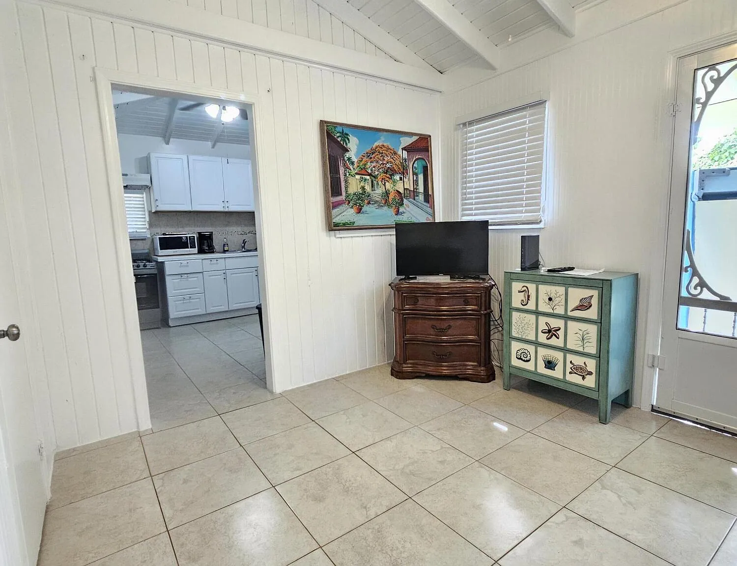 1 bed, $2,400 — Photo 3