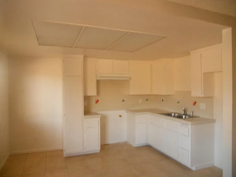 5140 Oakland St #6 — Photo 3