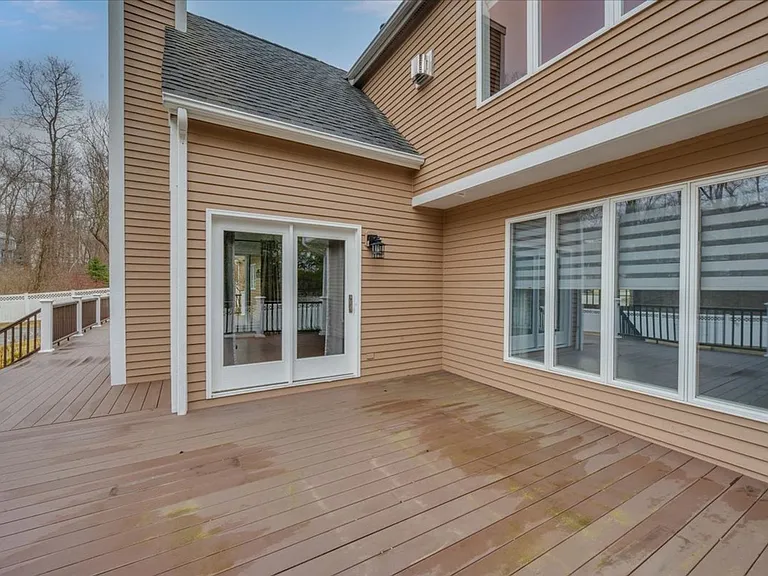 745 Iris Ct — Photo 34