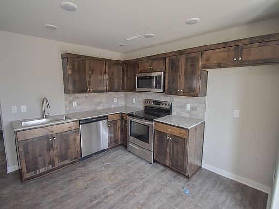 3rd image of 338 N Wyandotte St