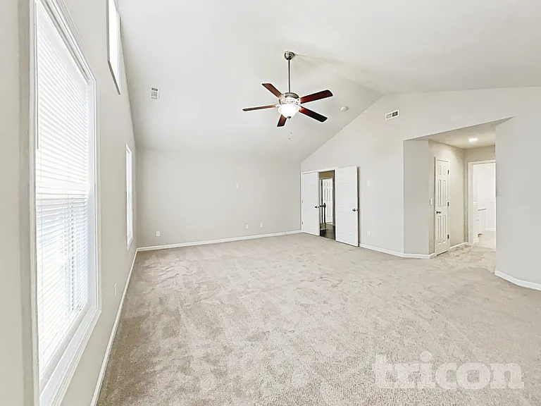 113 Elgin Ln — Photo 7