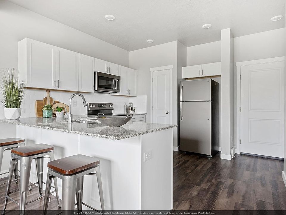 Quartz Countertops through out your townhome