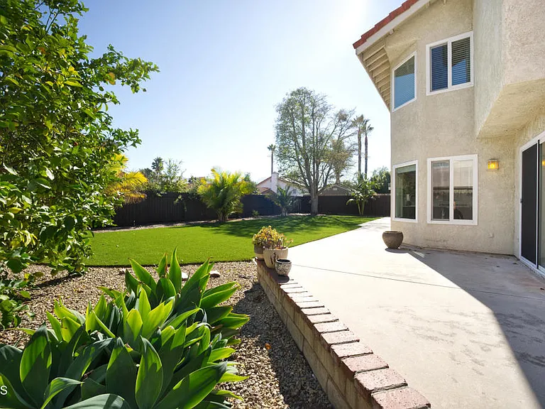 614 Gilbert St — Photo 19