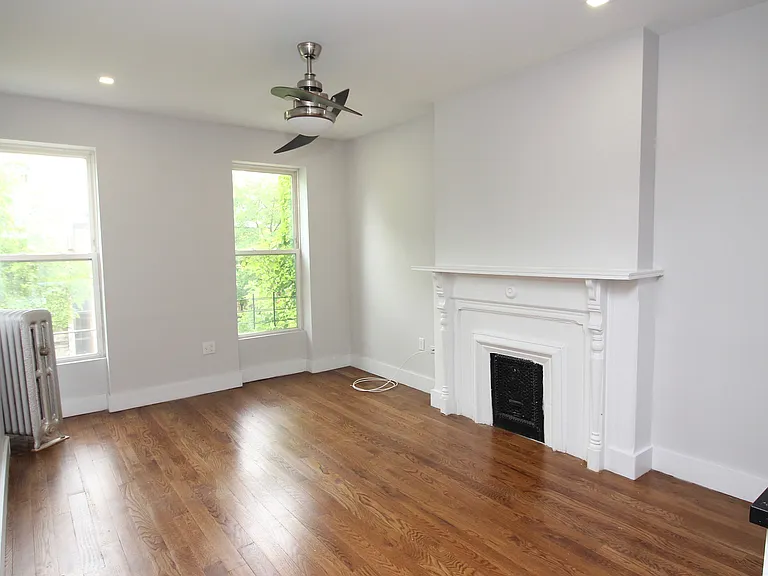135 Decatur St #2R — Photo 2