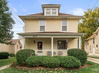 207 Bluff St, Aurora, IL 60505