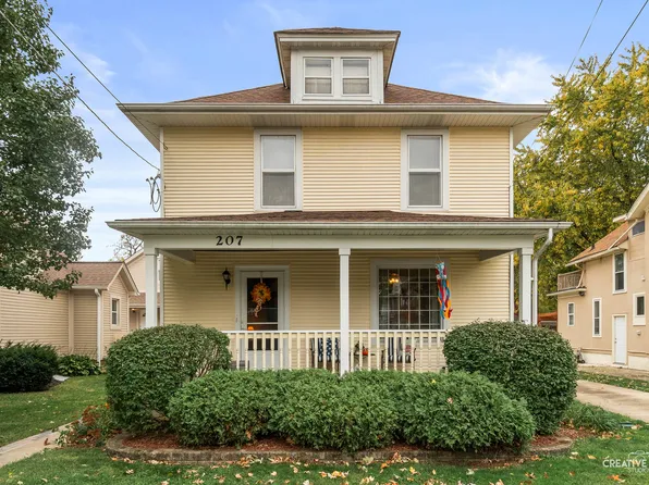 207 Bluff St, Aurora, IL 60505