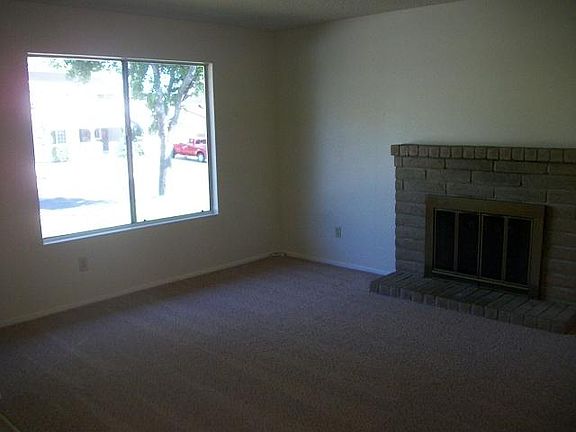 748 La Cruz Ln