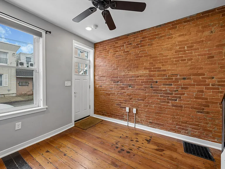 2663 Martha St — Photo 12
