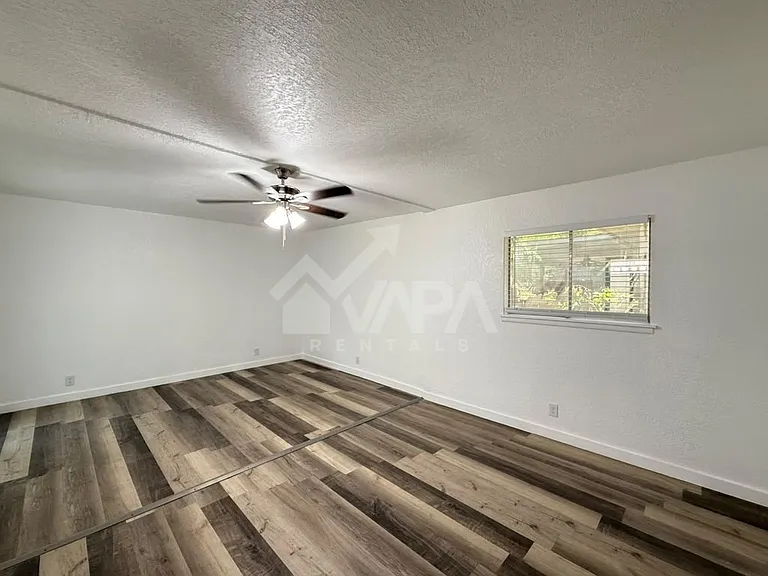 217 Avenue E St — Photo 13
