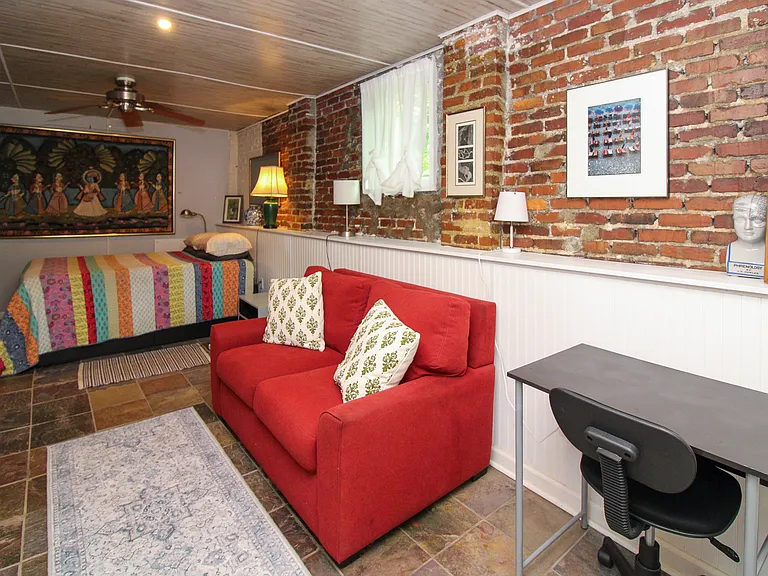 32 Balm Grove Ave #B — Photo 1