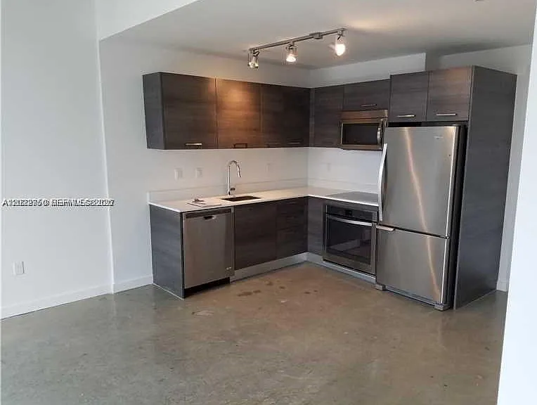 151 SE 1st St #3207 — Photo 2