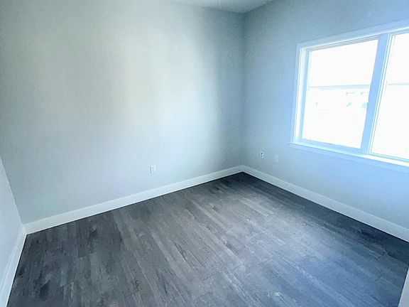 5th image of 54 Warren Ave #2