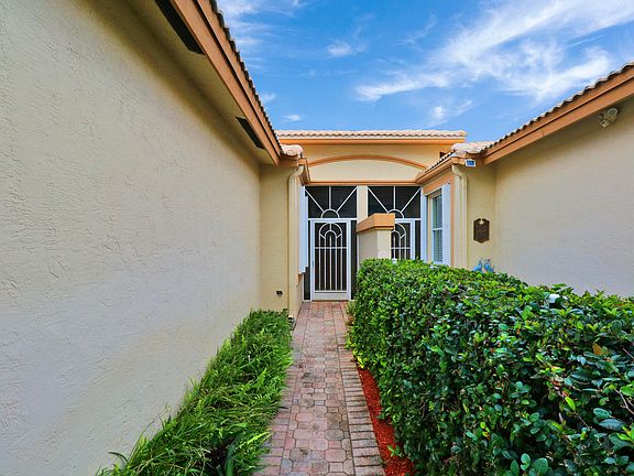 5th image of 5683 Emerald Cay Terrace