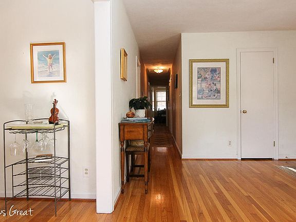 2nd image of 2752 Beverly Blvd SW