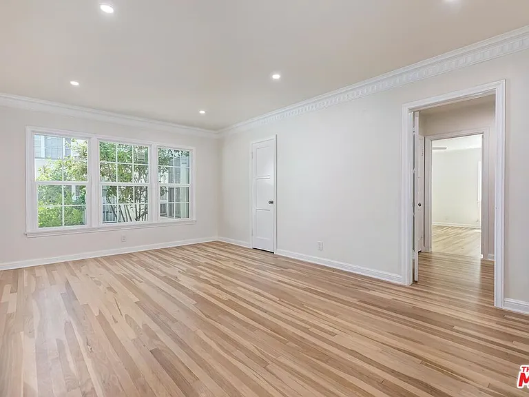 405 1/2 Shirley Pl — Photo 7