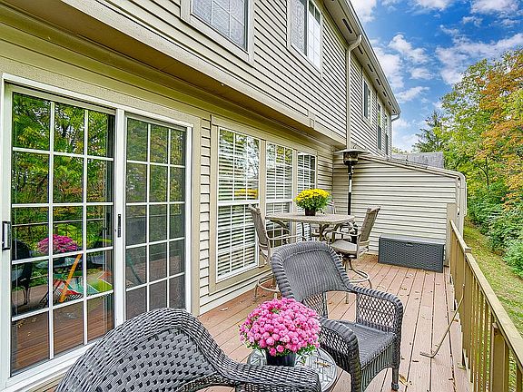 5th image of 1730 Emerald Glade Ln
