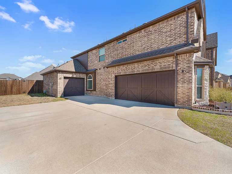 1209 Rogers Pkwy — Photo 40