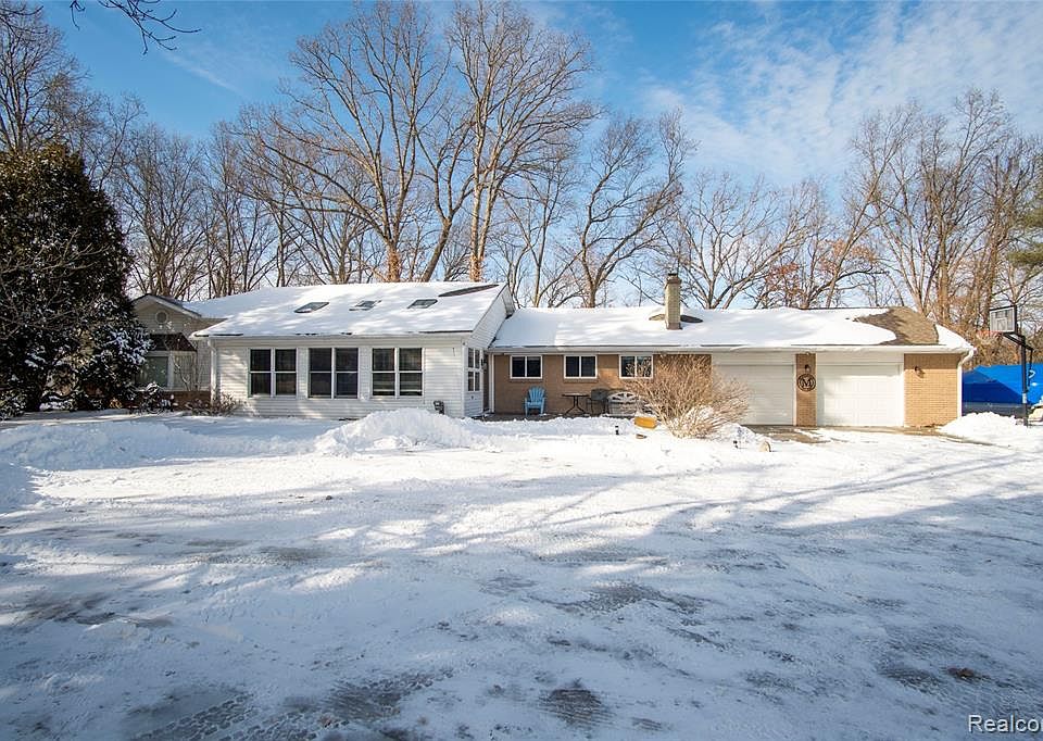 3837 E Coon Lake Rd, Howell, MI 48843 Zillow