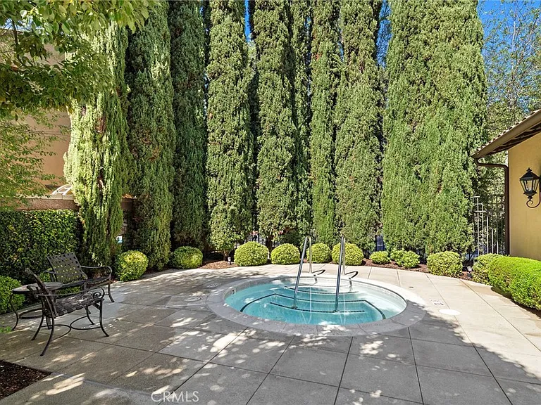 61 Shade Tree — Photo 20