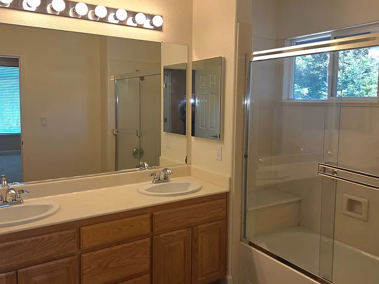206 Murcia Ct — Photo 28