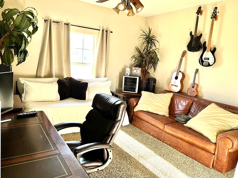 45235 Crystal Springs Dr — Photo 33