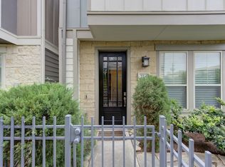 724 N Shepherd Dr, Houston, TX 77007