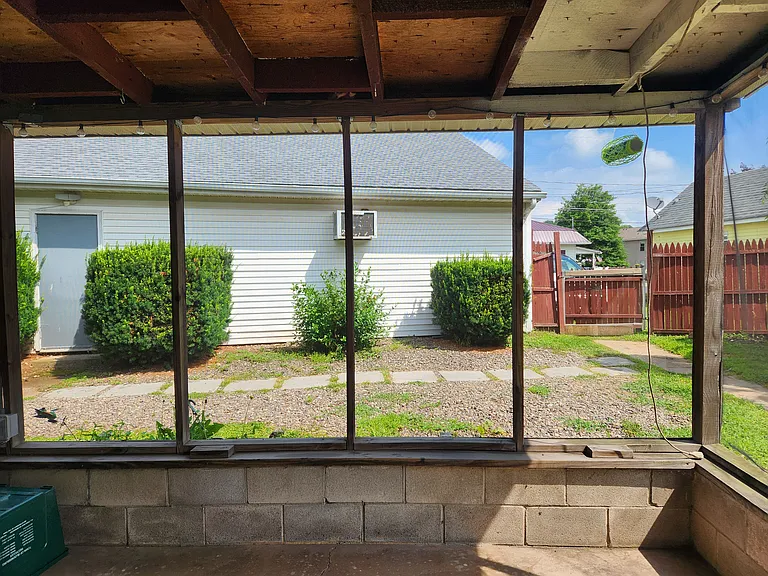 913 Old Berwick Rd — Photo 5