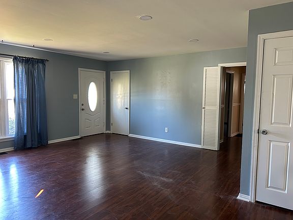 2nd image of 2511 Seminole Pl