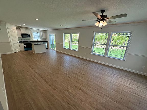 3rd image of 583 Wooden Duck St