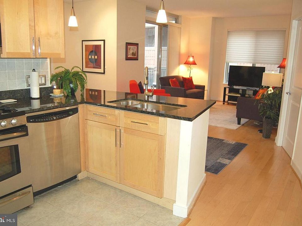 1st image of 820 N Pollard St APT 414