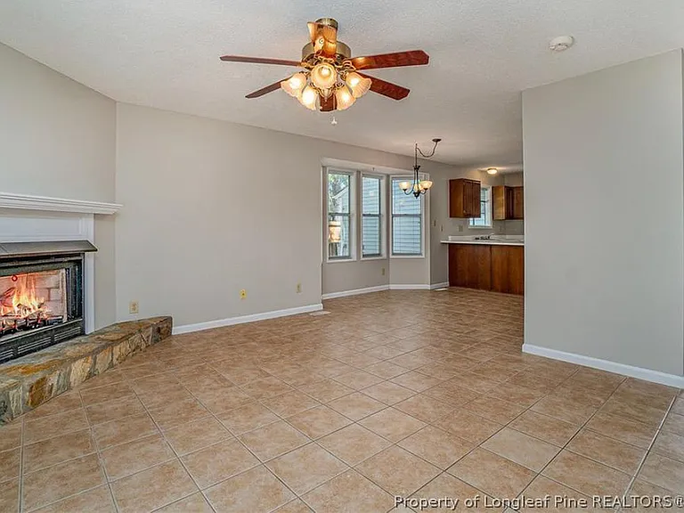 596 Countrytown Dr — Photo 8
