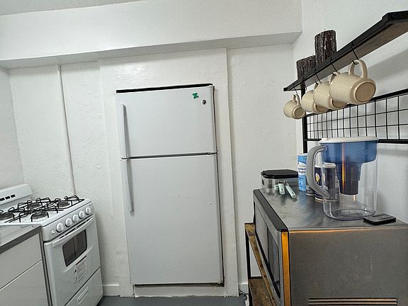 3rd image of 223 NE 26th Ter #A