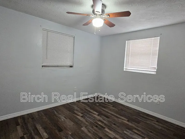 4328 Baden Dr — Photo 12