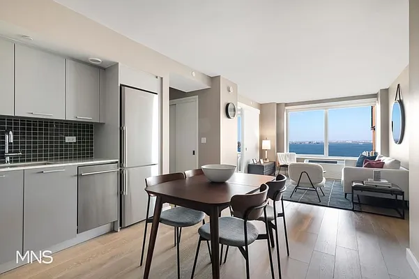Rented by MNS Marketing | media 18