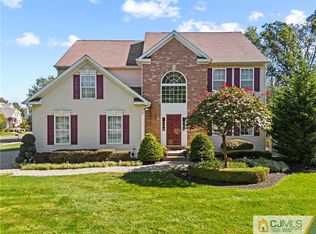 24 Bard Dr, Monroe Township, NJ 08831