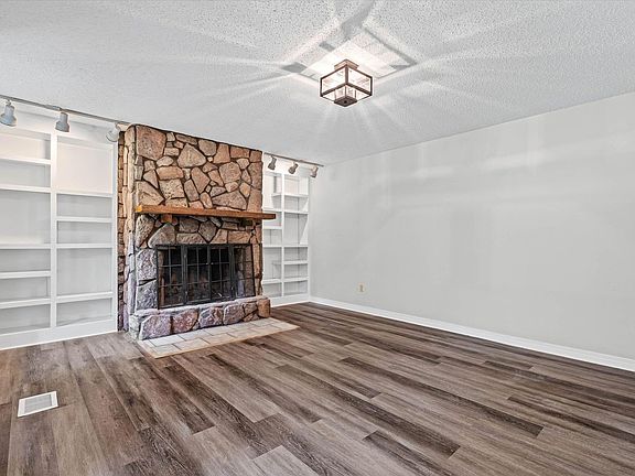 2nd image of 143 Buena Vista Dr