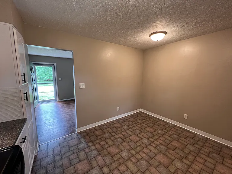 6347 Faircrest Rd — Photo 6